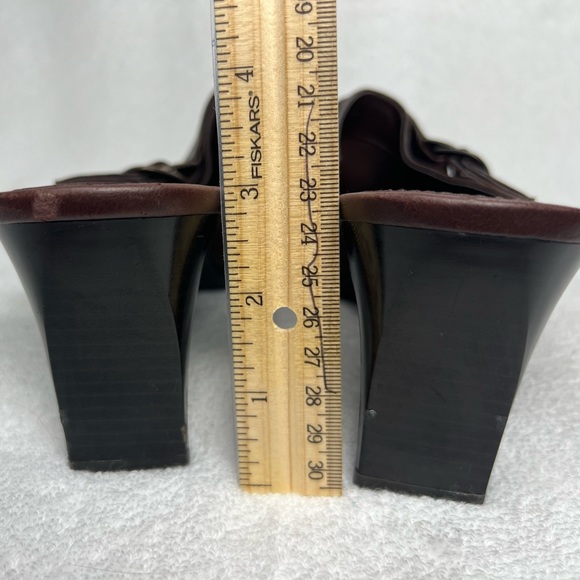 Villager by Liz Claiborne, brown leather 3 inch mule - Picture 4 of 5